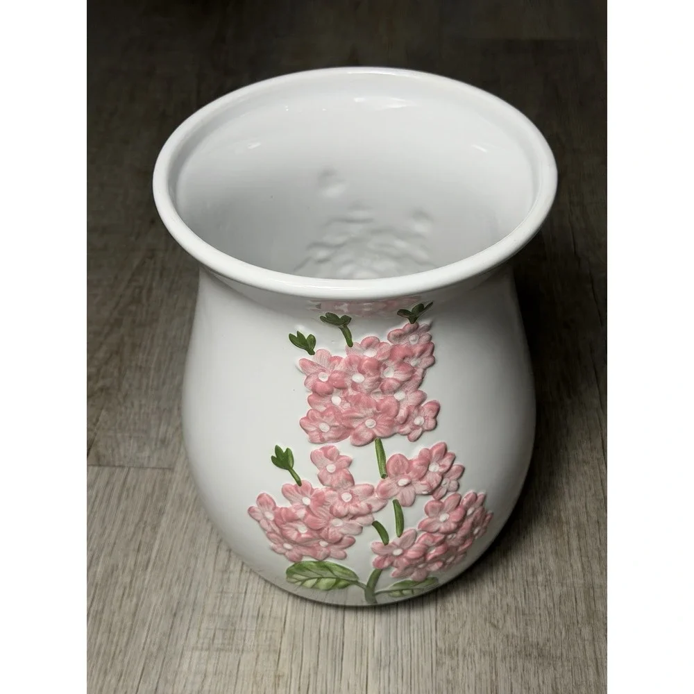Martha Stewart Pink Hydrangea 3D Embossed Floral Vase Retired‎ Flowers Included